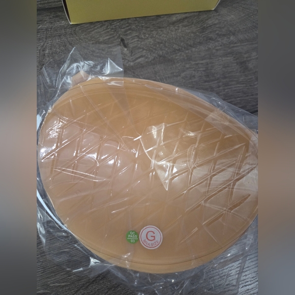 Niidor Silicone Adhesive Bra in Nude Size G - NEW - Picture 6 of 8